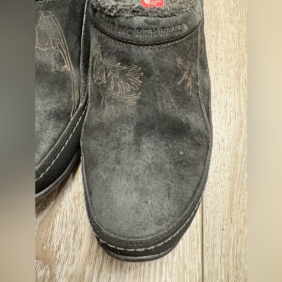 The North Face Black Slip-On Shoes - Picture 2 of 10